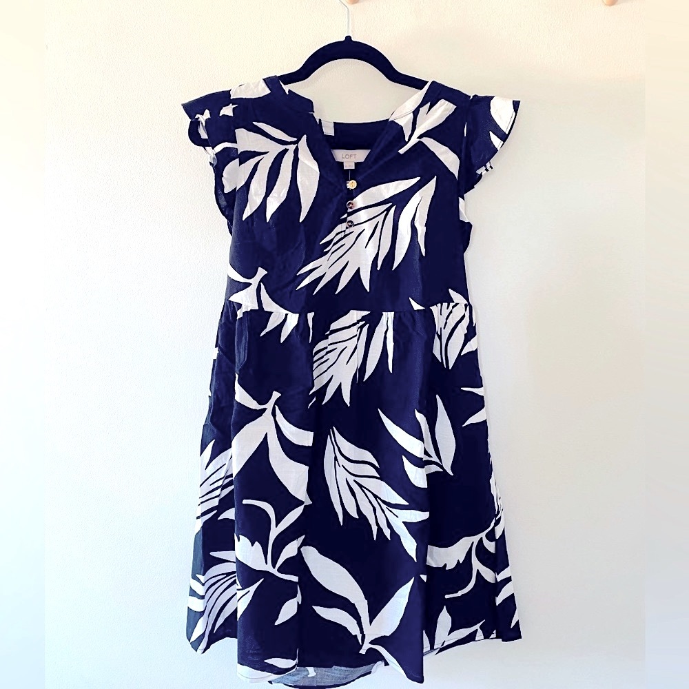 ADORABLE SUMMER DRESS! Never been worn- tags on!